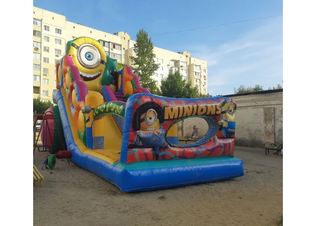 Фото 1 - Надувна гірка Міньйон
